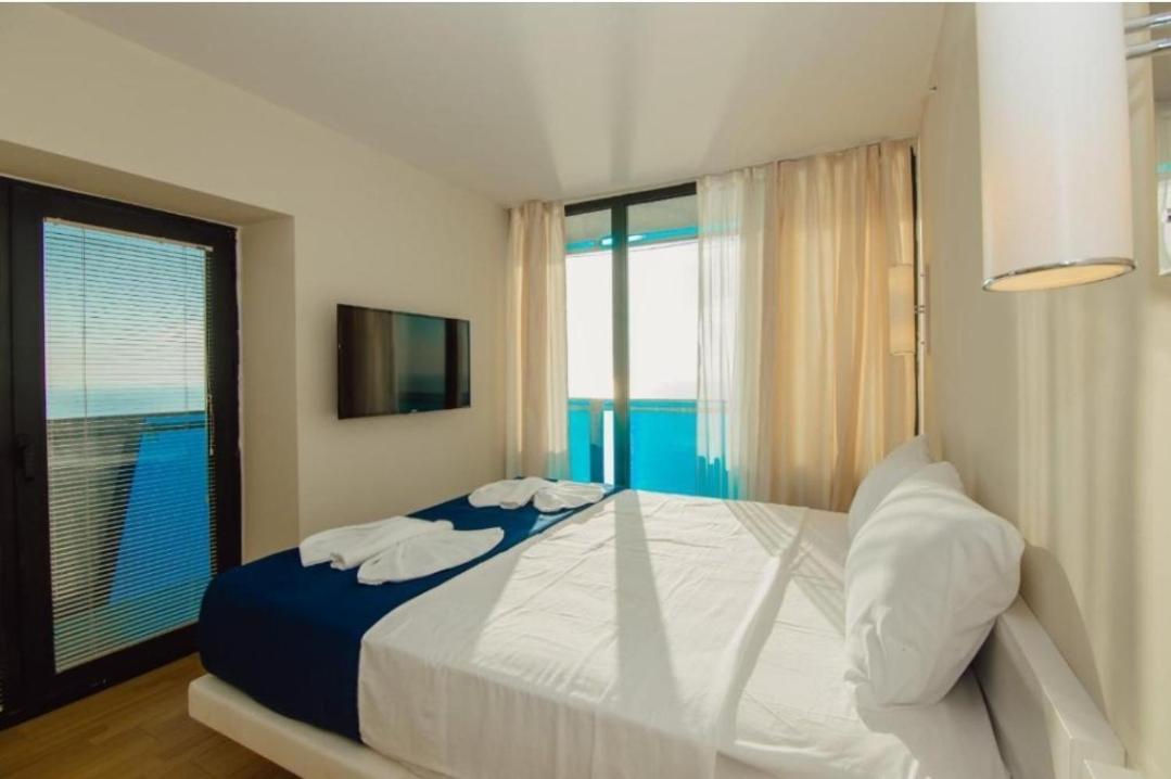 Lamar Hotel Batumi Esterno foto