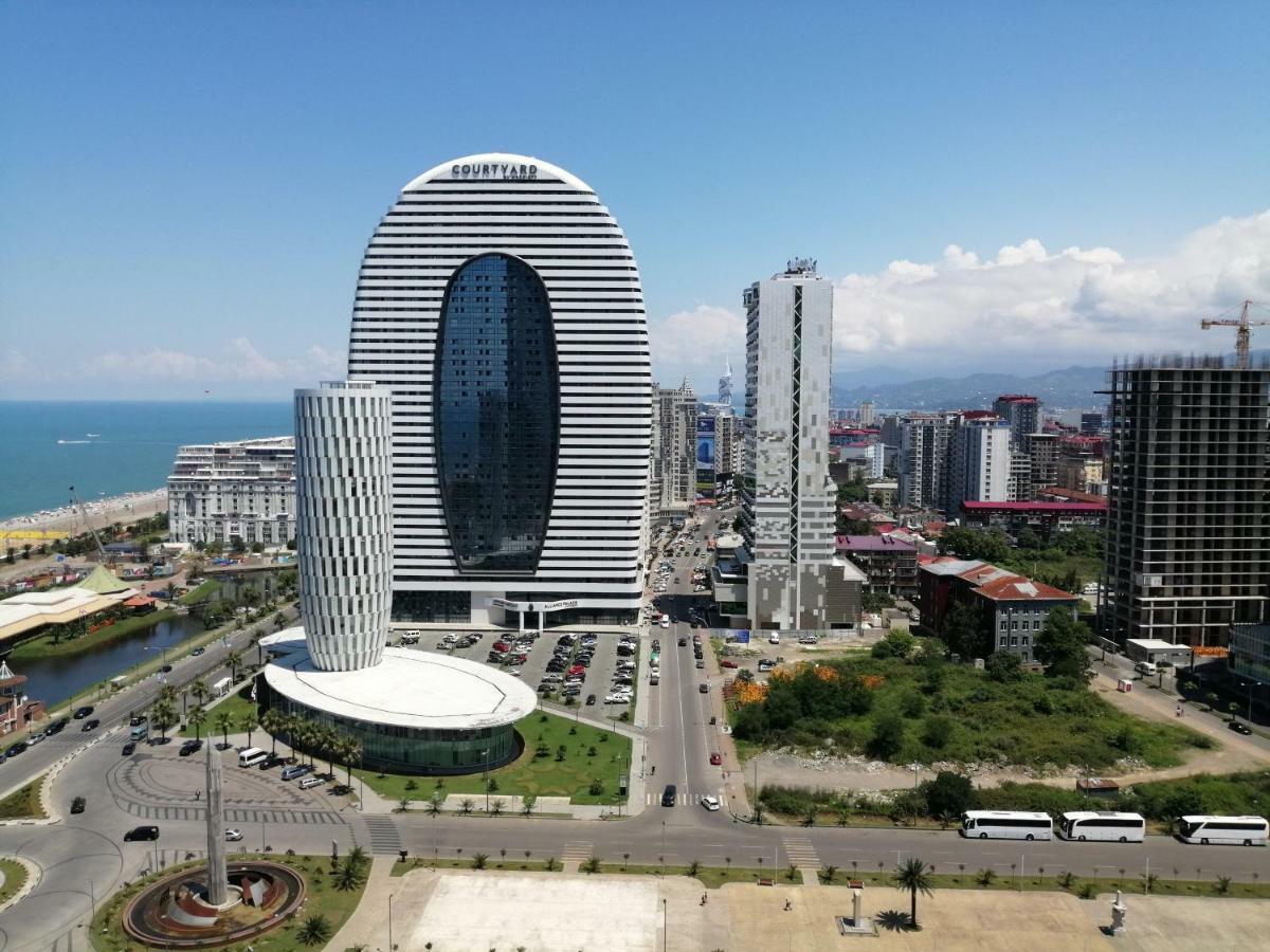 Lamar Hotel Batumi Esterno foto